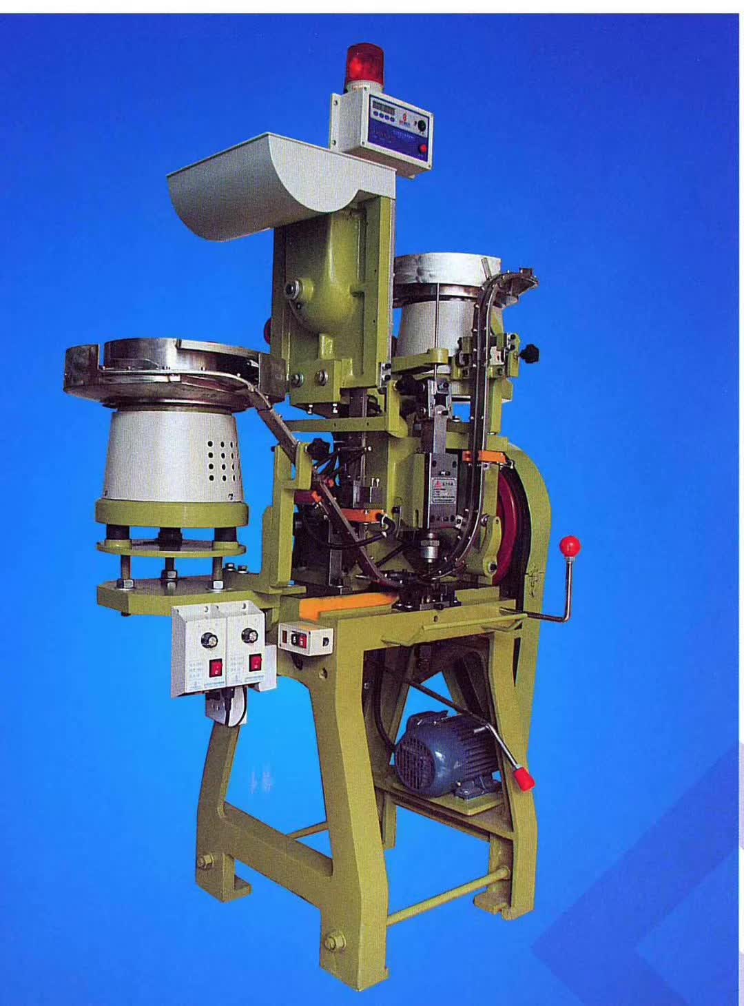 Samodejni stroj za sestavljanje gumbov Zhejiang Ruihexuan – hitra rešitev za proizvodnjo gumbov